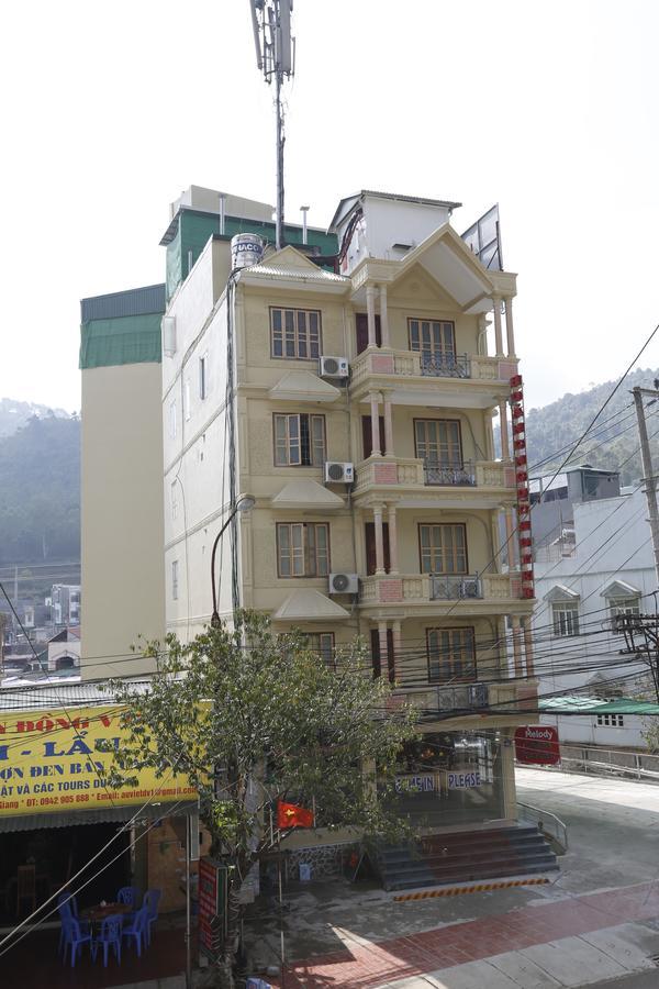 โรงแรมฮวง ง็อก ส่งวัน ภายนอก รูปภาพ